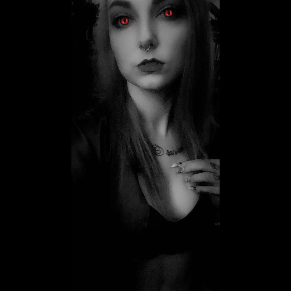 Meet your Posher, Crystal